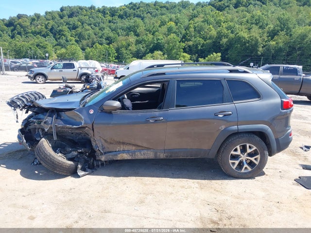 Продажа на аукционе авто 2015 Jeep Cherokee Trailhawk, vin: 1C4PJMBS3FW563437, номер лота: 45725028