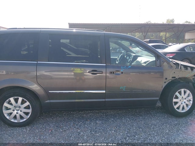 2016 Chrysler Town & Country Touring მანქანა იყიდება აუქციონზე, vin: 2C4RC1BG2GR293754, აუქციონის ნომერი: 45725137