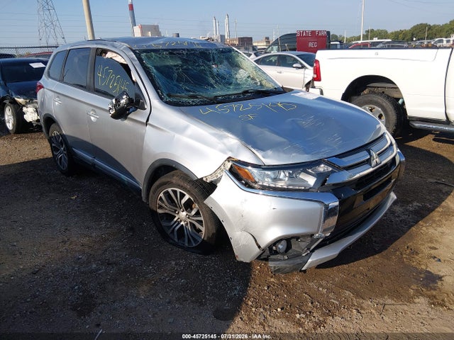 Продаж на аукціоні авто 2018 Mitsubishi Outlander Es, vin: JA4AD2A36JZ002789, номер лоту: 45725145