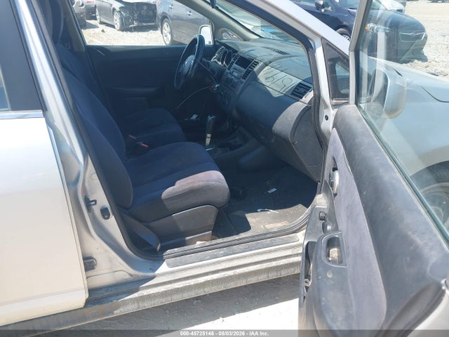 45725146 :رقم المزاد ، 3N1BC11E98L389044 vin ، 2008 Nissan Versa 1.8s مزاد بيع