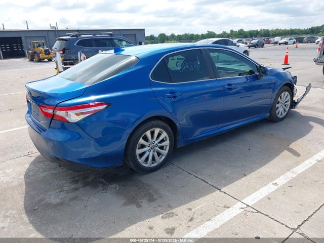 Toyota CAMRY LE 2020 4T1C11AK3LU317120 Image 4