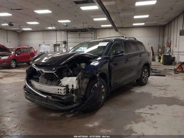 Продажа на аукционе авто 2021 Toyota Highlander Xle, vin: 5TDGZRBH3MS155799, номер лота: 45725245