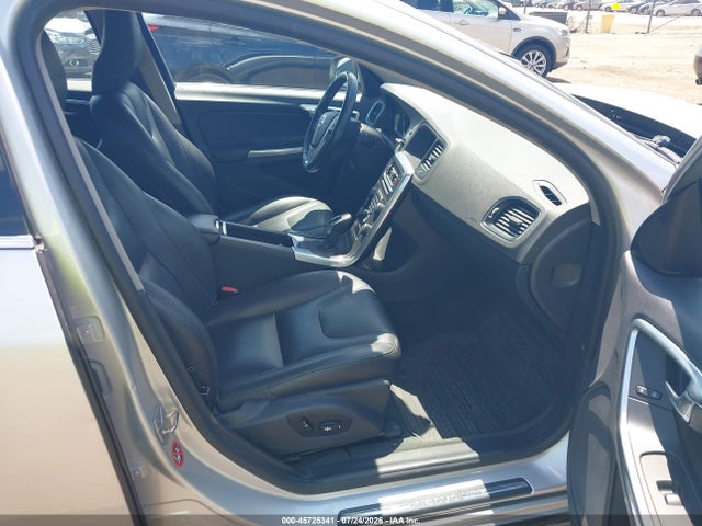 2015 Volvo S60 T5 Premier მანქანა იყიდება აუქციონზე, vin: YV1612TB7F1309011, აუქციონის ნომერი: 45725341