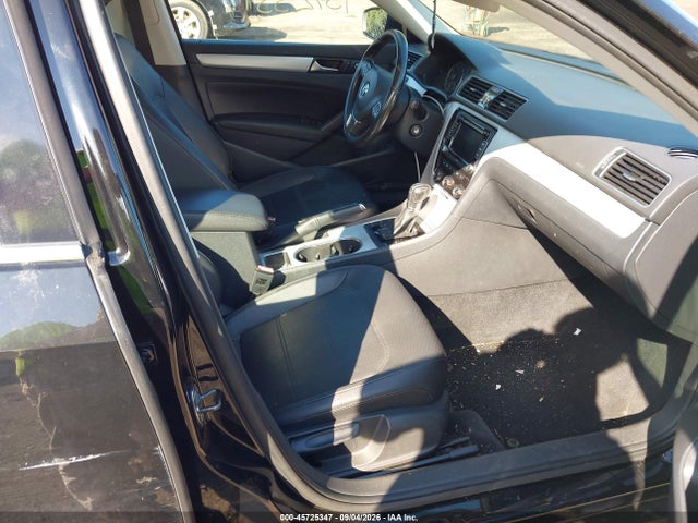 2013 Volkswagen Passat 2.5l Se მანქანა იყიდება აუქციონზე, vin: 1VWBP7A3XDC012776, აუქციონის ნომერი: 45725347