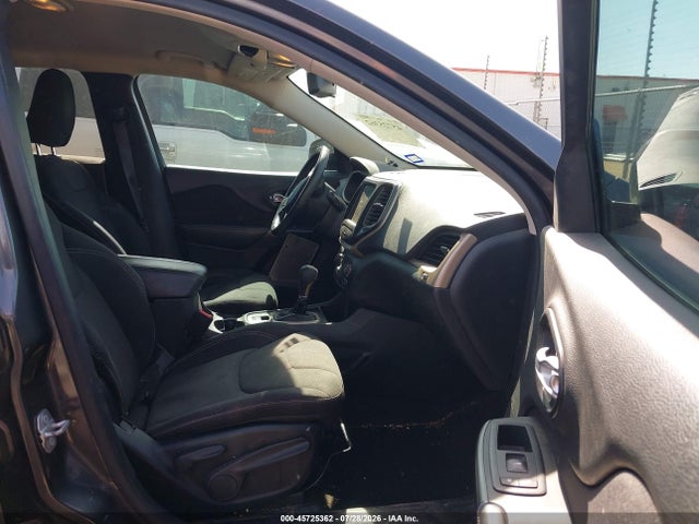 2015 Jeep Cherokee Latitude მანქანა იყიდება აუქციონზე, vin: 1C4PJLCB8FW573020, აუქციონის ნომერი: 45725362