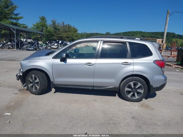 45725420 :رقم المزاد ، JF2SJAEC5JH537028 vin ، 2018 Subaru Forester 2.5i Premium مزاد بيع
