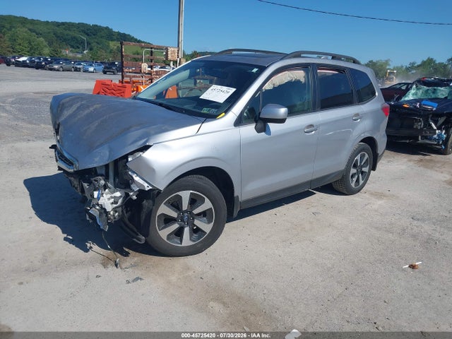 45725420 :رقم المزاد ، JF2SJAEC5JH537028 vin ، 2018 Subaru Forester 2.5i Premium مزاد بيع
