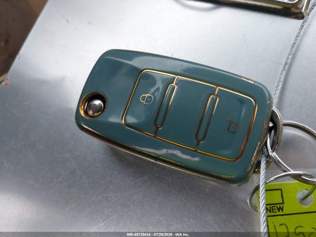 2003 Volkswagen New Beetle Gls მანქანა იყიდება აუქციონზე, vin: 3VWCK21Y23M313587, აუქციონის ნომერი: 45725434
