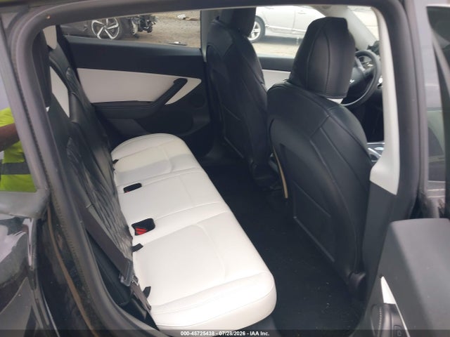 45725438 :رقم المزاد ، 7SAYGDEE2NF313749 vin ، 2022 Tesla Model Y Long Range Dual Motor All-wheel Drive مزاد بيع