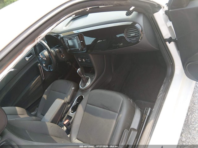 2018 Volkswagen Beetle 2.0t Coast/2.0t S მანქანა იყიდება აუქციონზე, vin: 3VWFD7AT9JM714866, აუქციონის ნომერი: 45725441