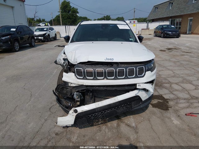 2022 Jeep Compass Latitude Fwd მანქანა იყიდება აუქციონზე, vin: 3C4NJCBB2NT137261, აუქციონის ნომერი: 45725554