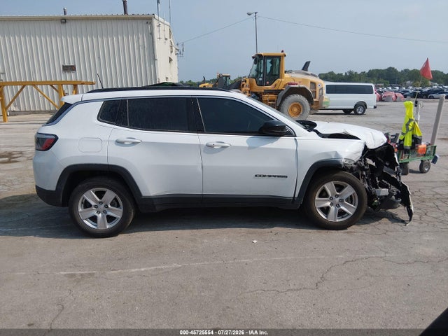 2022 Jeep Compass Latitude Fwd მანქანა იყიდება აუქციონზე, vin: 3C4NJCBB2NT137261, აუქციონის ნომერი: 45725554