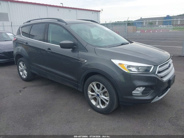 Ford ESCAPE SE 2018 1FMCU9GD7JUD08593 main image