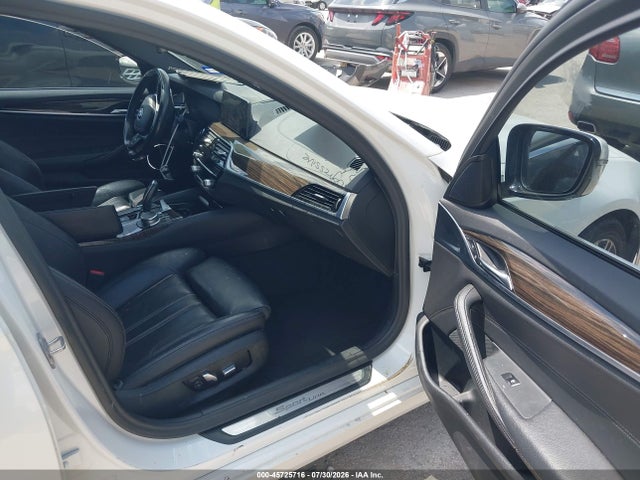 45725716 :رقم المزاد ، WBAJR3C02LWW63737 vin ، 2020 Bmw 530i مزاد بيع