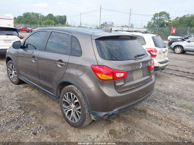 JA4AP3AU0HZ010628 Mitsubishi Outlander Sport 2.0 Es