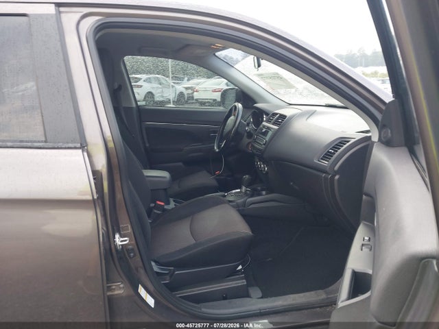 JA4AP3AU0HZ010628 Mitsubishi Outlander Sport 2.0 Es