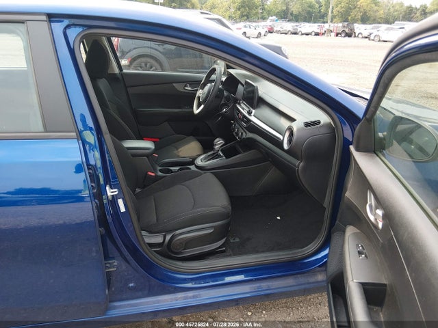 45725824 :رقم المزاد ، 3KPF24AD2ME376080 vin ، 2021 Kia Forte Lxs مزاد بيع