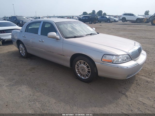 Aukcja sprzedaży 2011 Lincoln Town Car Signature Limited, vin: 2LNBL8CV5BX761208, numer aukcji: 45725901