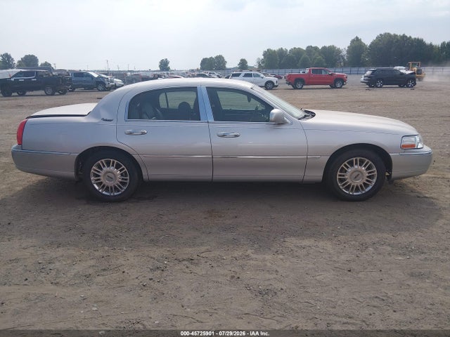 Aukcja sprzedaży 2011 Lincoln Town Car Signature Limited, vin: 2LNBL8CV5BX761208, numer aukcji: 45725901