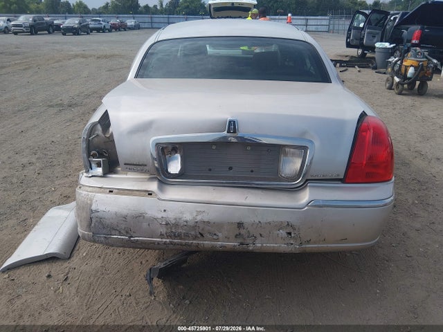Aukcja sprzedaży 2011 Lincoln Town Car Signature Limited, vin: 2LNBL8CV5BX761208, numer aukcji: 45725901