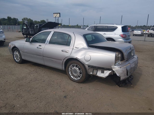 Aukcja sprzedaży 2011 Lincoln Town Car Signature Limited, vin: 2LNBL8CV5BX761208, numer aukcji: 45725901
