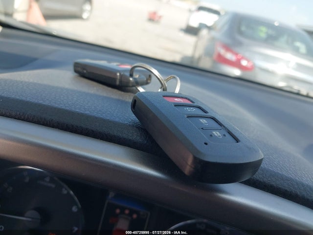 Продаж на аукціоні авто 2017 Toyota Rav4 Limited, vin: JTMDFREV1HJ702214, номер лоту: 45725995