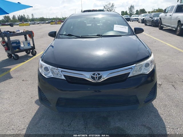 45726076 :رقم المزاد ، 4T1BF1FK6EU381693 vin ، 2014 Toyota Camry Le مزاد بيع