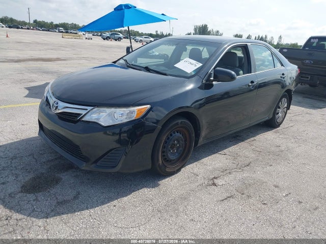 45726076 :رقم المزاد ، 4T1BF1FK6EU381693 vin ، 2014 Toyota Camry Le مزاد بيع