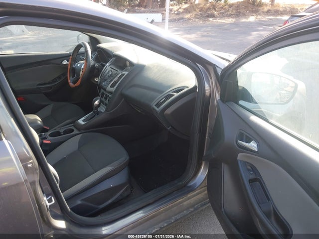 Ford FOCUS SE 2014 1FADP3K24EL230150 Image 5