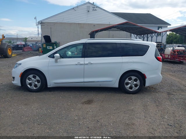 45726110 :رقم المزاد ، 2C4RC1EGXHR703536 vin ، 2017 Chrysler Pacifica Touring-l Plus مزاد بيع