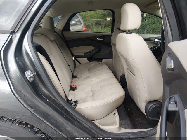1FADP3F23GL399752 Ford FOCUS SE