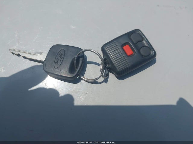 Продаж на аукціоні авто 2000 Ford Expedition Eddie Bauer, vin: 1FMFU18L3YLB51794, номер лоту: 45726187