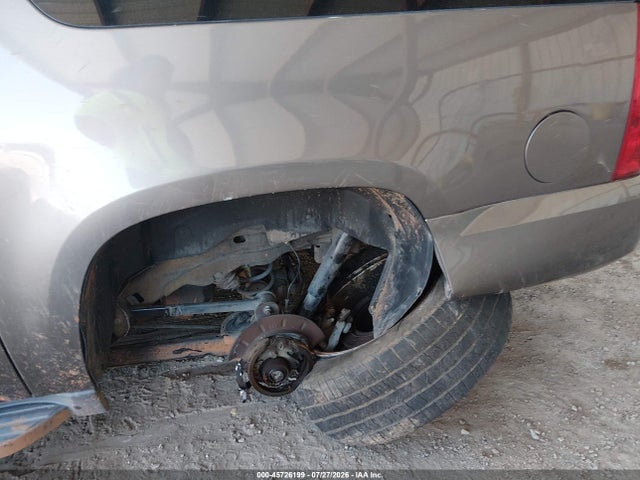 2013 Gmc Yukon Xl 1500 Slt მანქანა იყიდება აუქციონზე, vin: 1GKS1KE07DR162255, აუქციონის ნომერი: 45726199