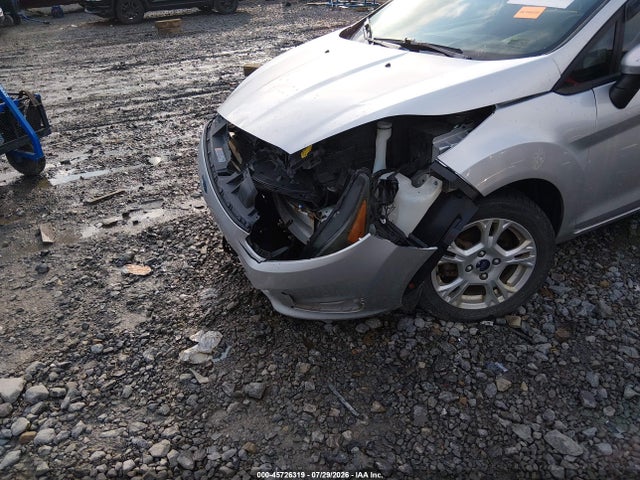 2015 Ford Fiesta Se მანქანა იყიდება აუქციონზე, vin: 3FADP4BJ8FM152985, აუქციონის ნომერი: 45726319