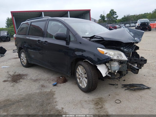 2015 Toyota Sienna Le 7 Passenger მანქანა იყიდება აუქციონზე, vin: 5TDJK3DC9FS111270, აუქციონის ნომერი: 45726530