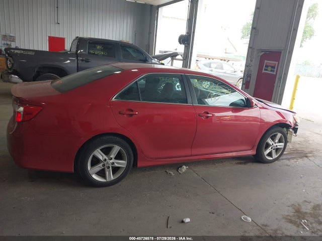 45726578 :رقم المزاد ، 4T1BF1FK1EU815745 vin ، 2014 Toyota Camry Se مزاد بيع