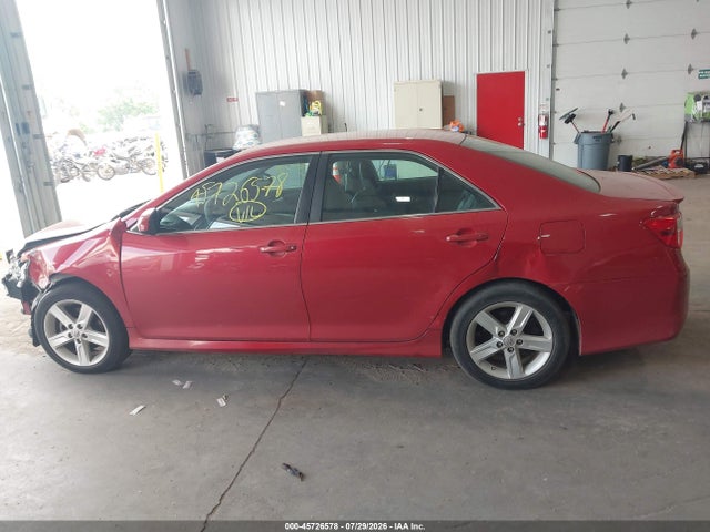 45726578 :رقم المزاد ، 4T1BF1FK1EU815745 vin ، 2014 Toyota Camry Se مزاد بيع