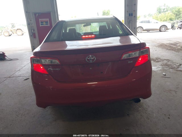 45726578 :رقم المزاد ، 4T1BF1FK1EU815745 vin ، 2014 Toyota Camry Se مزاد بيع