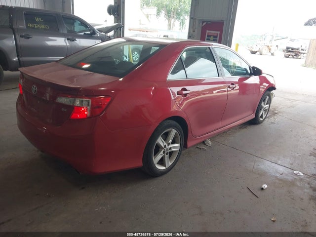 45726578 :رقم المزاد ، 4T1BF1FK1EU815745 vin ، 2014 Toyota Camry Se مزاد بيع
