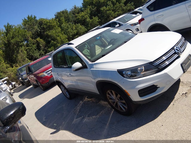 WVGAV7AX2FW607058 Volkswagen TIGUAN SE