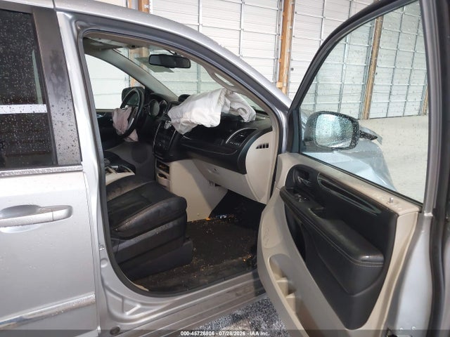 45726806 :رقم المزاد ، 2C4RC1BG0ER437881 vin ، 2014 Chrysler Town & Country Touring مزاد بيع