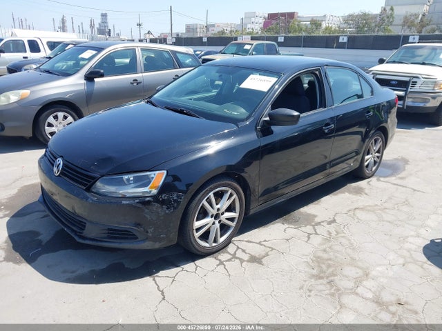 Продаж на аукціоні авто 2013 Volkswagen Jetta 2.0l S, vin: 3VW2K7AJ8DM300937, номер лоту: 45726899