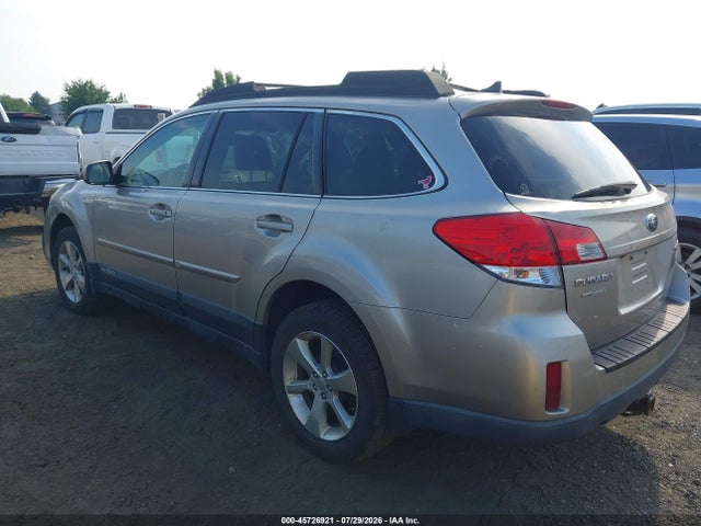 Subaru Outback 2.5i Limited 2014 4S4BRBLCXE3221655 Image 3