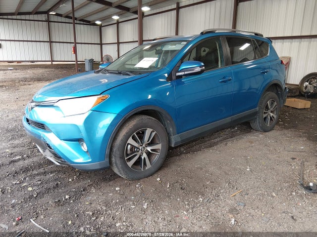 Toyota Rav4 Xle 2017 JTMRFREV7HD207536 Image 2