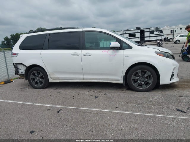 Продажа на аукционе авто 2020 Toyota Sienna Se Premium, vin: 5TDEZ3DC4LS239831, номер лота: 45726976