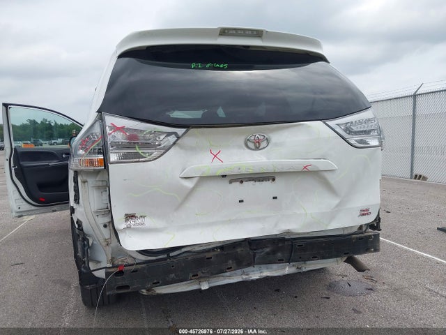 Продажа на аукционе авто 2020 Toyota Sienna Se Premium, vin: 5TDEZ3DC4LS239831, номер лота: 45726976