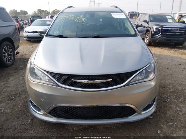 45727185 :رقم المزاد ، 2C4RC1EG5HR827150 vin ، 2017 Chrysler Pacifica Touring-l Plus مزاد بيع