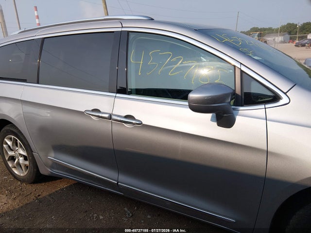 45727185 :رقم المزاد ، 2C4RC1EG5HR827150 vin ، 2017 Chrysler Pacifica Touring-l Plus مزاد بيع