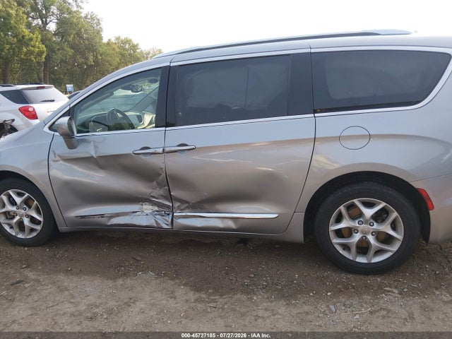 45727185 :رقم المزاد ، 2C4RC1EG5HR827150 vin ، 2017 Chrysler Pacifica Touring-l Plus مزاد بيع