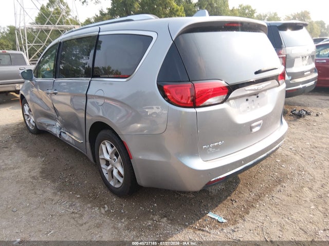 45727185 :رقم المزاد ، 2C4RC1EG5HR827150 vin ، 2017 Chrysler Pacifica Touring-l Plus مزاد بيع